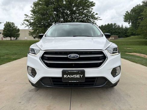 Used 2018 Ford Escape SE w/ SE Sport Appearance Package AWD/4WD image 9