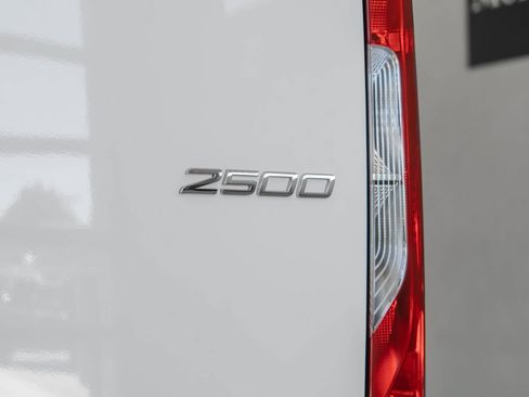 Used 2025 Mercedes-Benz Sprinter 2500 image 23