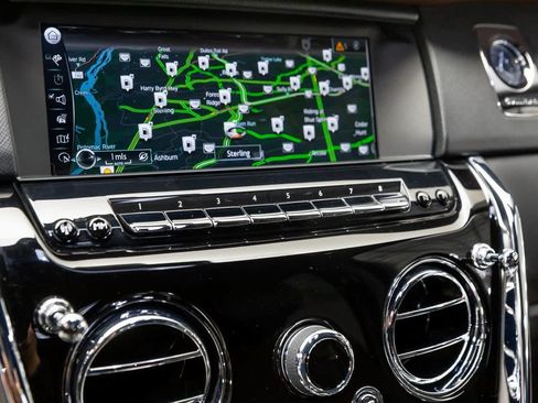 Used 2022 Rolls-Royce Cullinan image 24