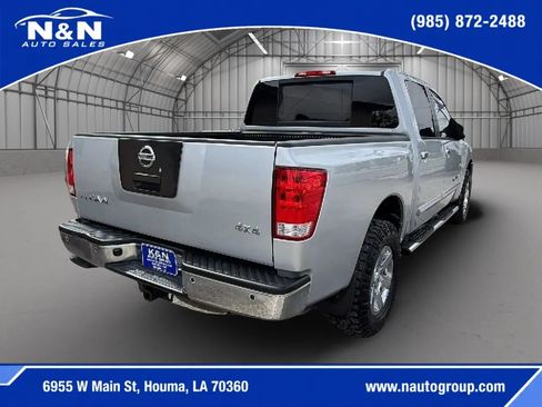 Used 2012 Nissan Titan SV w/ SV Value Truck Pkg AWD/4WD image 4