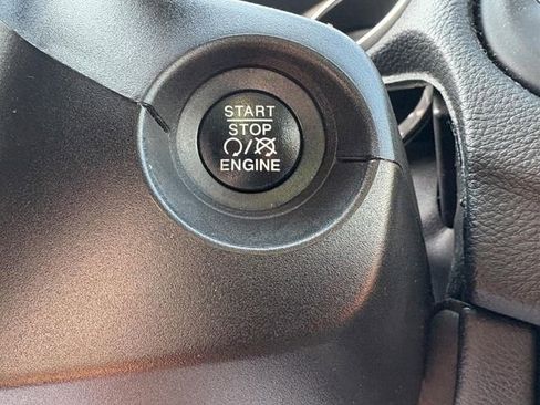 Used 2019 Jeep Compass Latitude image 10