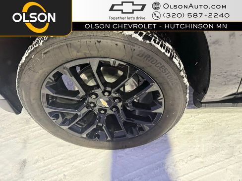 Certified 2025 Chevrolet Suburban High Country image 17