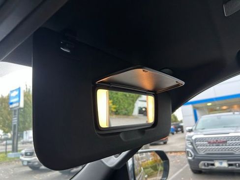 Used 2021 Chevrolet Tahoe Premier w/ Premium Package image 32