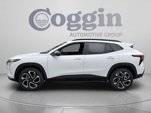 New 2026 Chevrolet Trax RS w/ Driver Confidence Package FWD image 2
