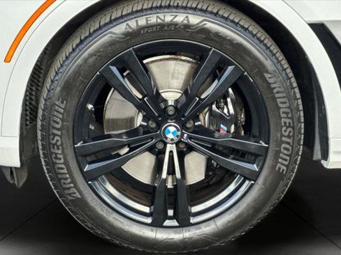 Used 2024 BMW X7 xDrive40i w/ M Sport Package image 27