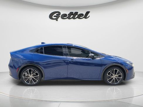 Certified 2023 Toyota Prius XLE FWD image 4
