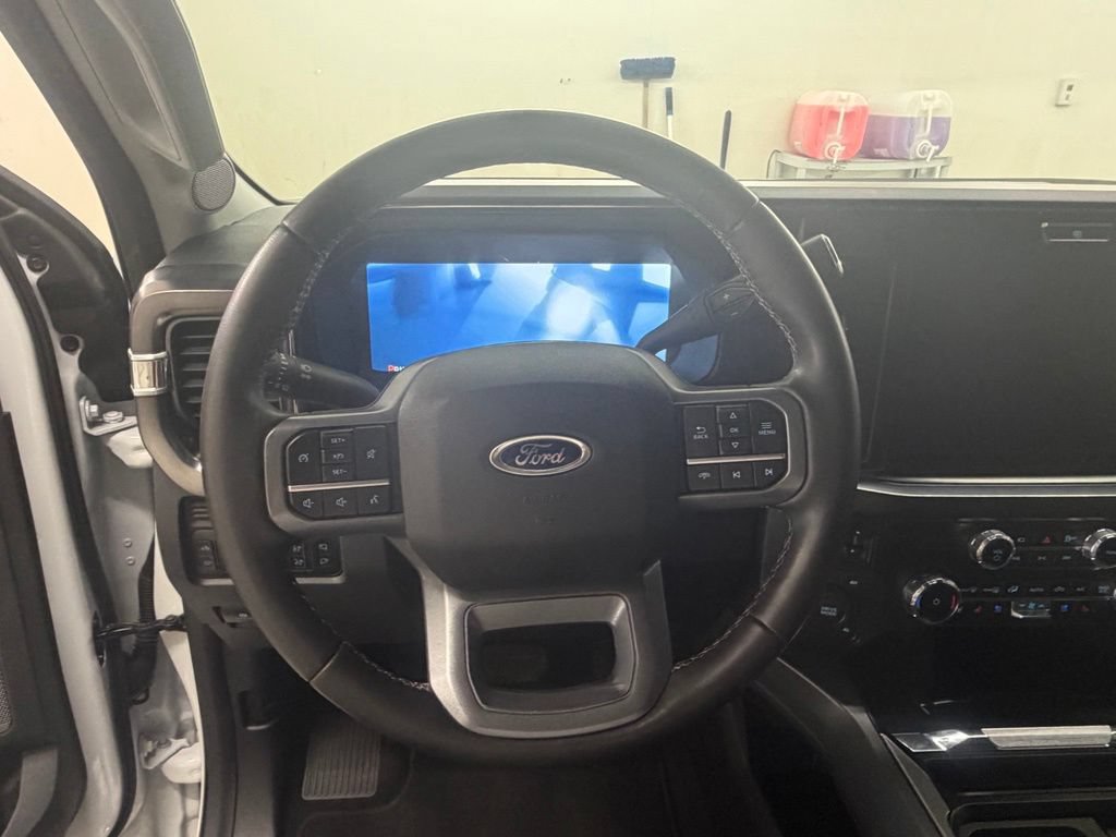 Used 2025 Ford F250 Lariat AWD/4WD image 19