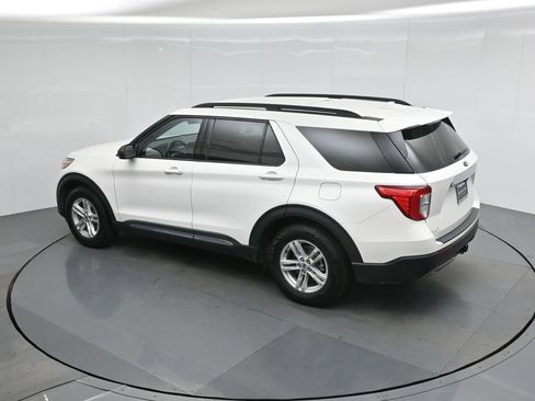 Certified 2021 Ford Explorer XLT image 44