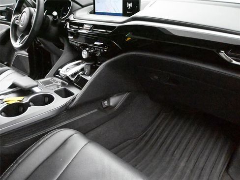 Used 2024 Acura MDX SH-AWD w/ Technology Package image 17