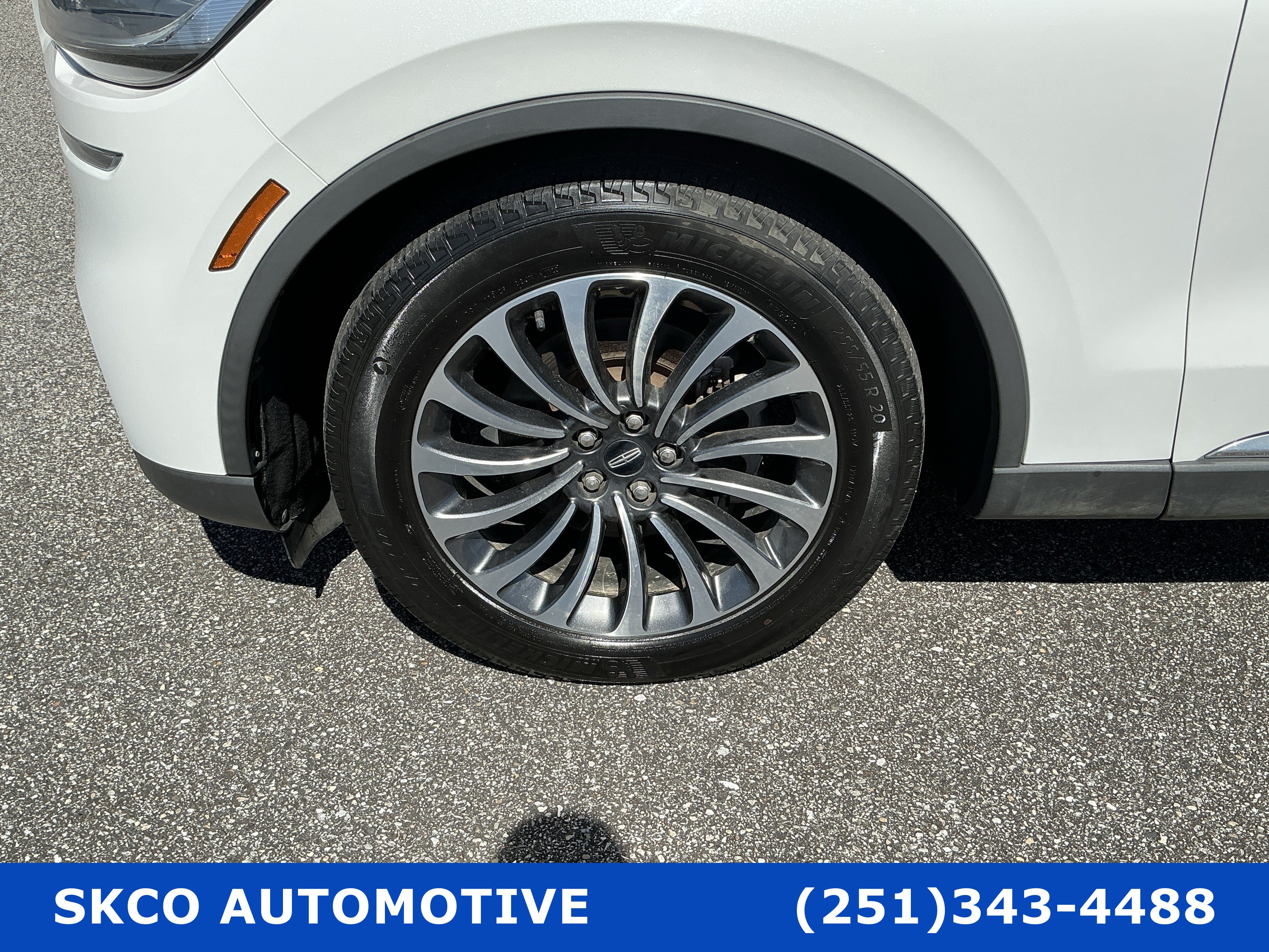 Used 2023 Lincoln Aviator 2WD w/ Premium Package image 9