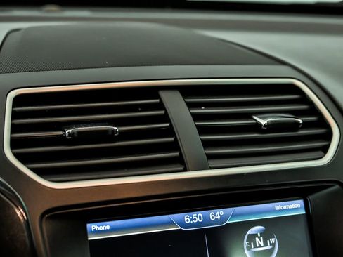 Used 2016 Ford Explorer XLT w/ Equipment Group 202A image 21