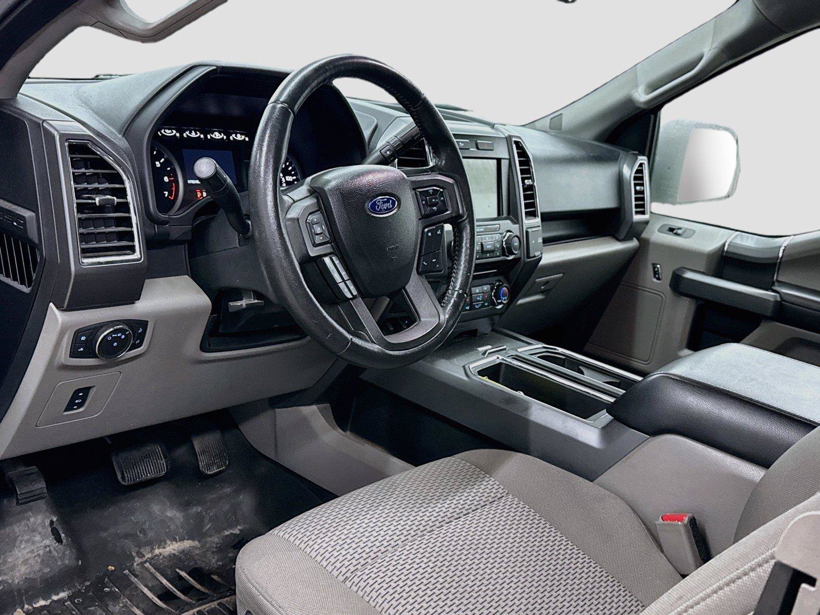 Used 2017 Ford F150 XLT w/ Equipment Group 302A Luxury AWD/4WD image 7