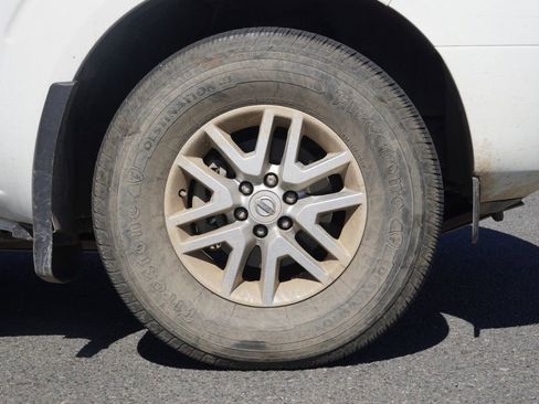 Used 2020 Nissan Frontier SV AWD/4WD image 10