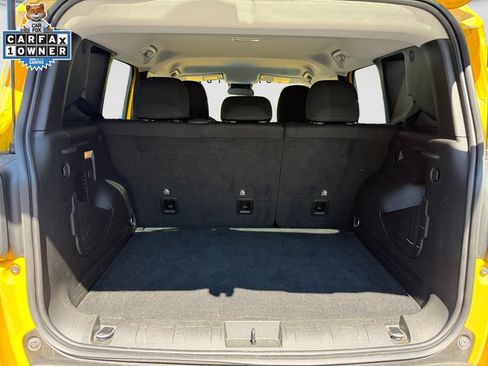 Used 2023 Jeep Renegade Latitude AWD/4WD image 17