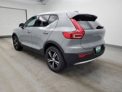 Used 2024 Volvo XC40 B5 Core image 5