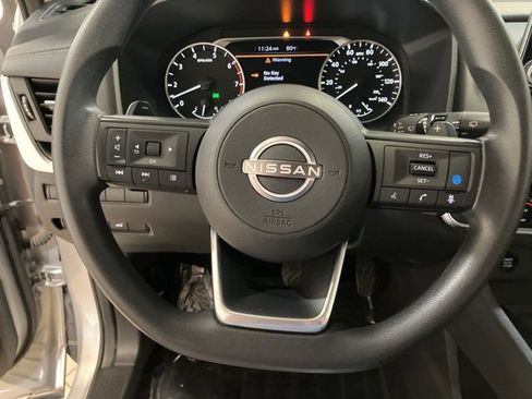 Used 2024 Nissan Rogue SV image 13