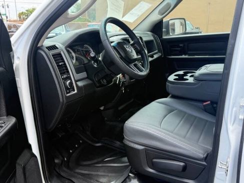 Used 2020 RAM 1500 Tradesman w/ Chrome Appearance Group RWD image 12