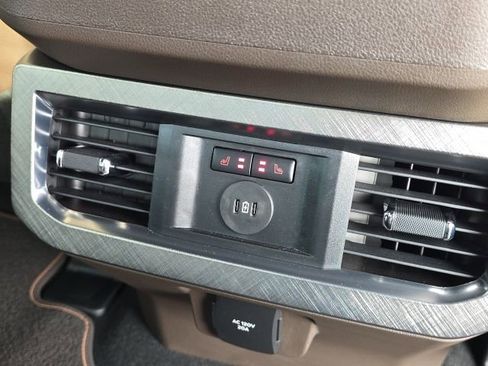 Used 2025 Ford F350 King Ranch w/ FX4 Off-Road Package image 17