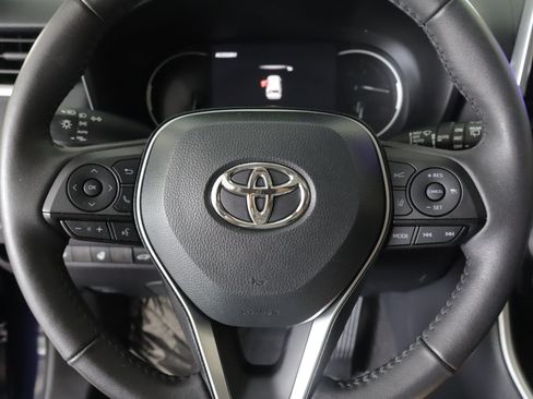 Used 2025 Toyota RAV4 XLE w/ Convenience Package AWD/4WD image 14