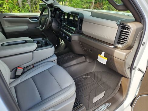 New 2026 Chevrolet Silverado 1500 LT w/ Leather Package image 8