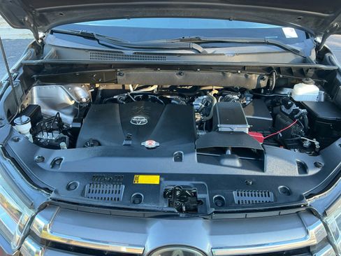 Used 2019 Toyota Highlander Limited Platinum image 21