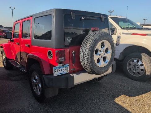 Used 2015 Jeep Wrangler Unlimited Sahara w/ Connectivity Group AWD/4WD image 4
