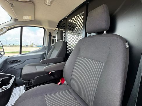 Used 2019 Ford Transit 250 130 Low Roof w/ Exterior Upgrade Package RWD image 23