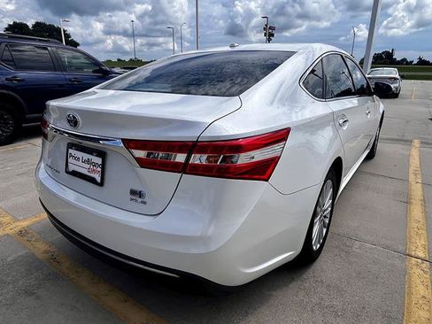 Used 2013 Toyota Avalon XLE Touring FWD image 3