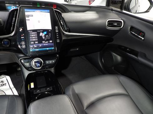Used 2021 Toyota Prius Prime XLE w/ Carpet Mat Package (TMS) FWD image 13