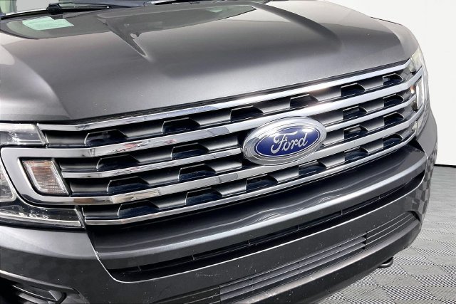 Used 2019 Ford Expedition XLT w/ Equipment Group 202A AWD/4WD image 31