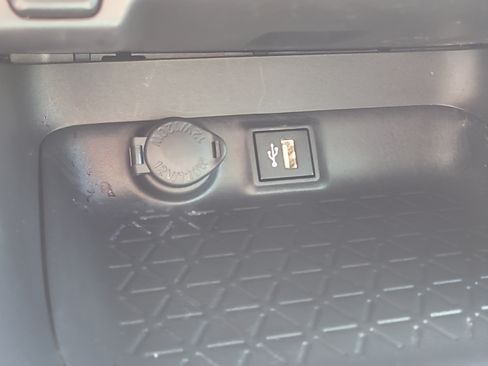 Used 2024 Toyota RAV4 XLE w/ Convenience Package FWD image 28
