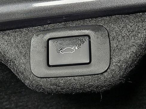 Certified 2025 Lexus ES 300h w/ Premium Package image 33