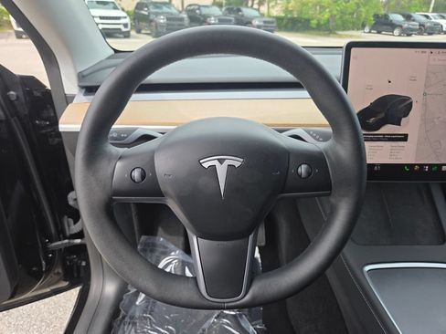 Used 2023 Tesla Model Y Long Range AWD/4WD image 33