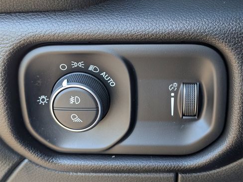 Used 2024 RAM 2500 Big Horn image 33