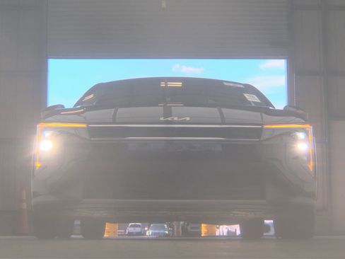 Used 2025 Kia K4 EX FWD image 3