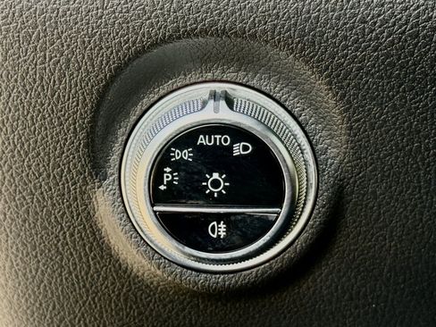 Used 2023 Mercedes-Benz C 300 Sedan image 30