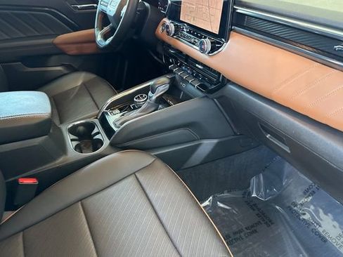 Used 2024 GMC Canyon AT4 w/ AT4 Premium Package image 19