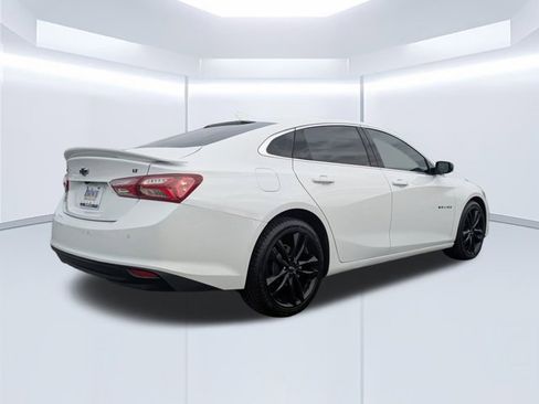 Used 2022 Chevrolet Malibu LT w/ Leather Package image 3