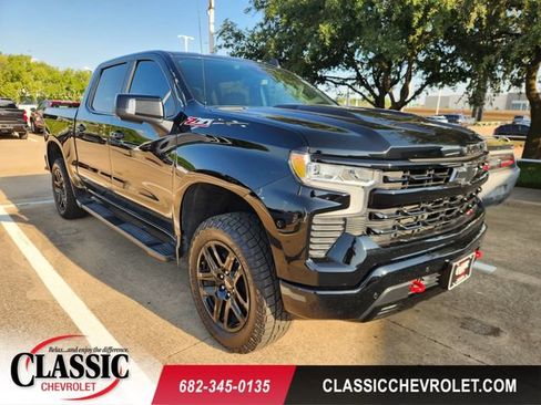 Used 2025 Chevrolet Silverado 1500 LT Trail Boss w/ LT Trail Boss Premium Package AWD/4WD image 1