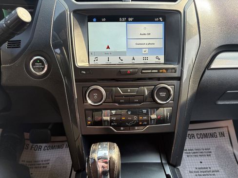 Used 2018 Ford Explorer XLT w/ Equipment Group 202A AWD/4WD image 15