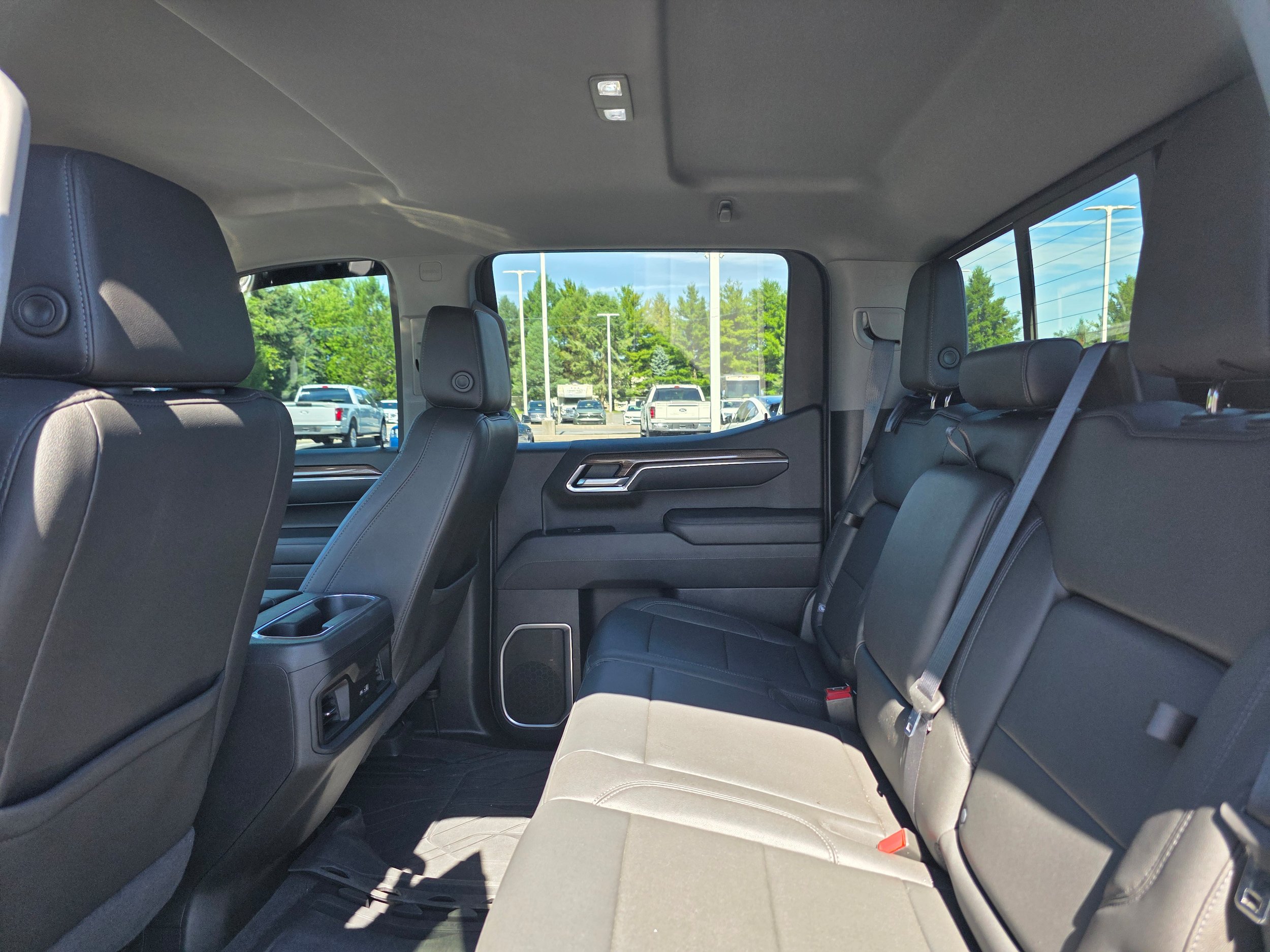 Used 2022 Chevrolet Silverado 1500 RST w/ Redline Edition AWD/4WD image 11