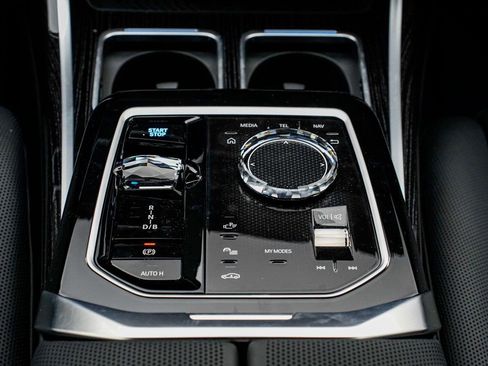 Used 2026 BMW i7 xDrive60 w/ Executive Package image 13