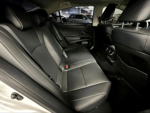 Used 2025 Lexus ES 300h w/ Premium Package image 20