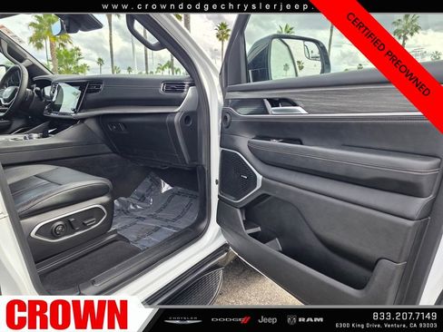 Certified 2024 Jeep Wagoneer L Series II w/ Flexible Seating Group image 11