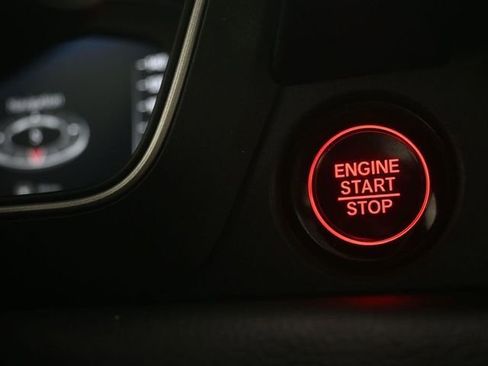 Used 2025 Honda Pilot Black Edition image 14