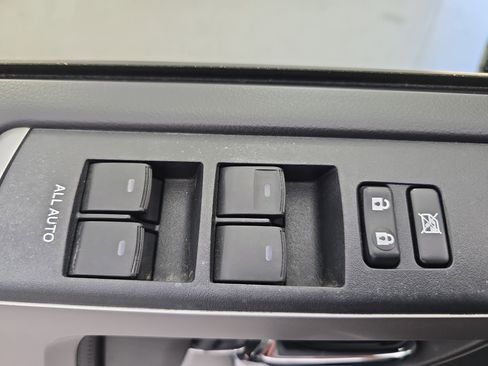 Used 2018 Toyota 4Runner SR5 Premium image 25