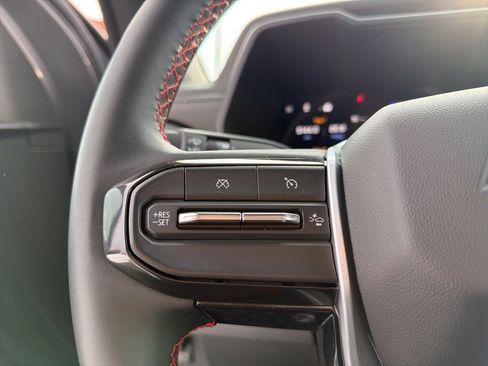 Used 2025 Chevrolet Colorado W/T w/ Advanced Trailering Package image 32