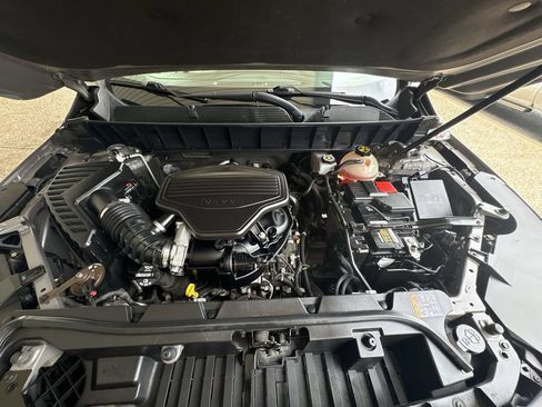 Certified 2019 GMC Acadia Denali w/ Technology Package AWD/4WD image 31