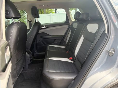 Used 2022 Volkswagen Taos SEL w/ Panoramic Sunroof Package AWD/4WD image 31