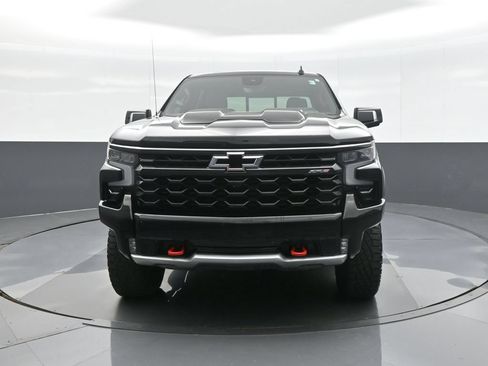 Used 2023 Chevrolet Silverado 1500 ZR2 w/ Technology Package AWD/4WD image 2